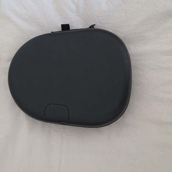 Bose 700 Black Over-Ear Noise Cancelling Headphones with Case - Picture 7 of 8